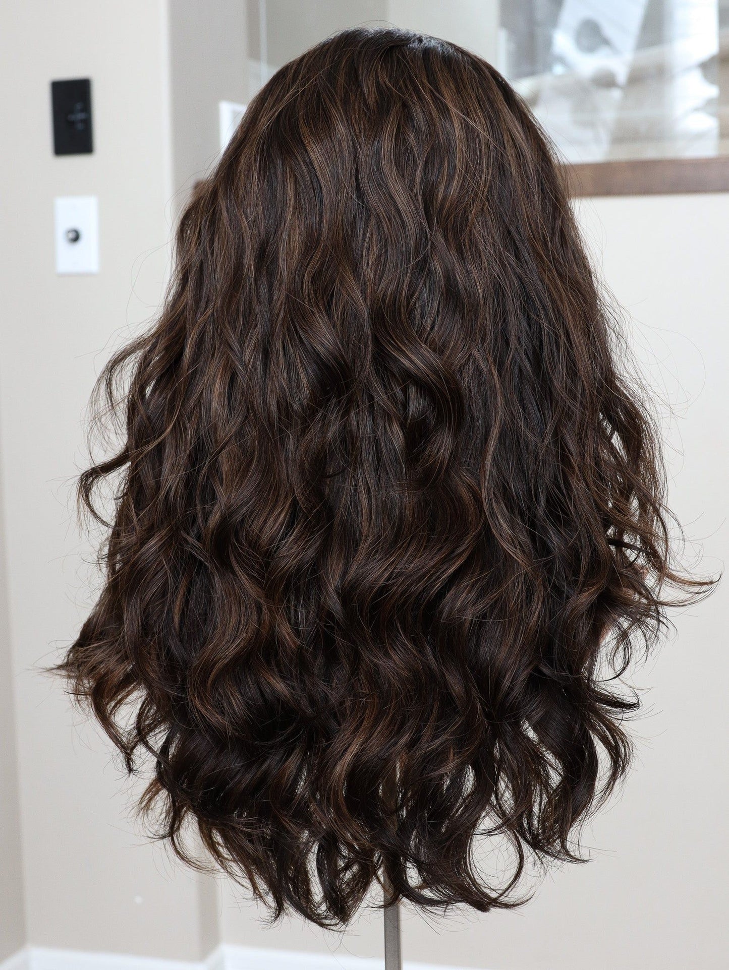 22" Tatiana Wavy Bandfall Active Wig (M)