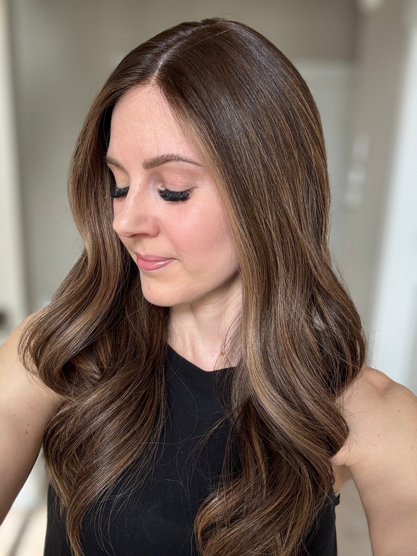 23" Mikayla Comfort Cap Silk Top Wig (M)