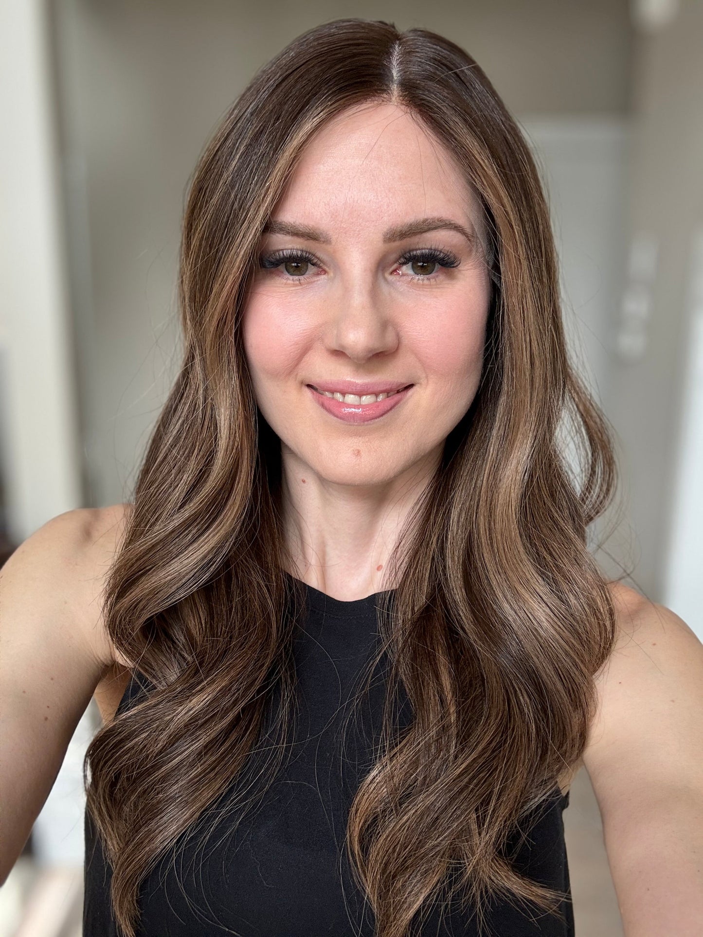 23" Mikayla Comfort Cap Silk Top Wig (M)