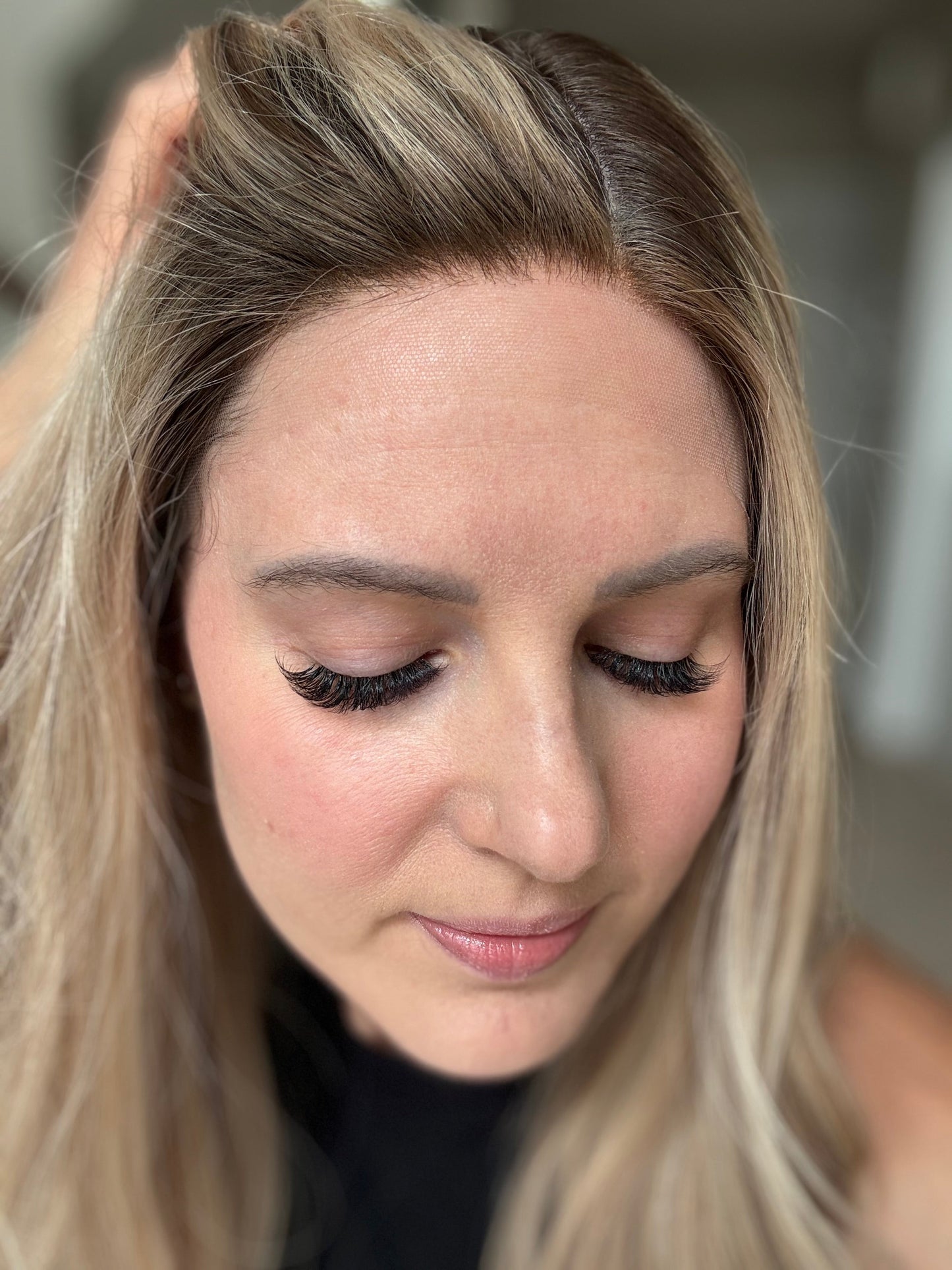 23" Olivia Comfort Cap Silk Top Wig (M)