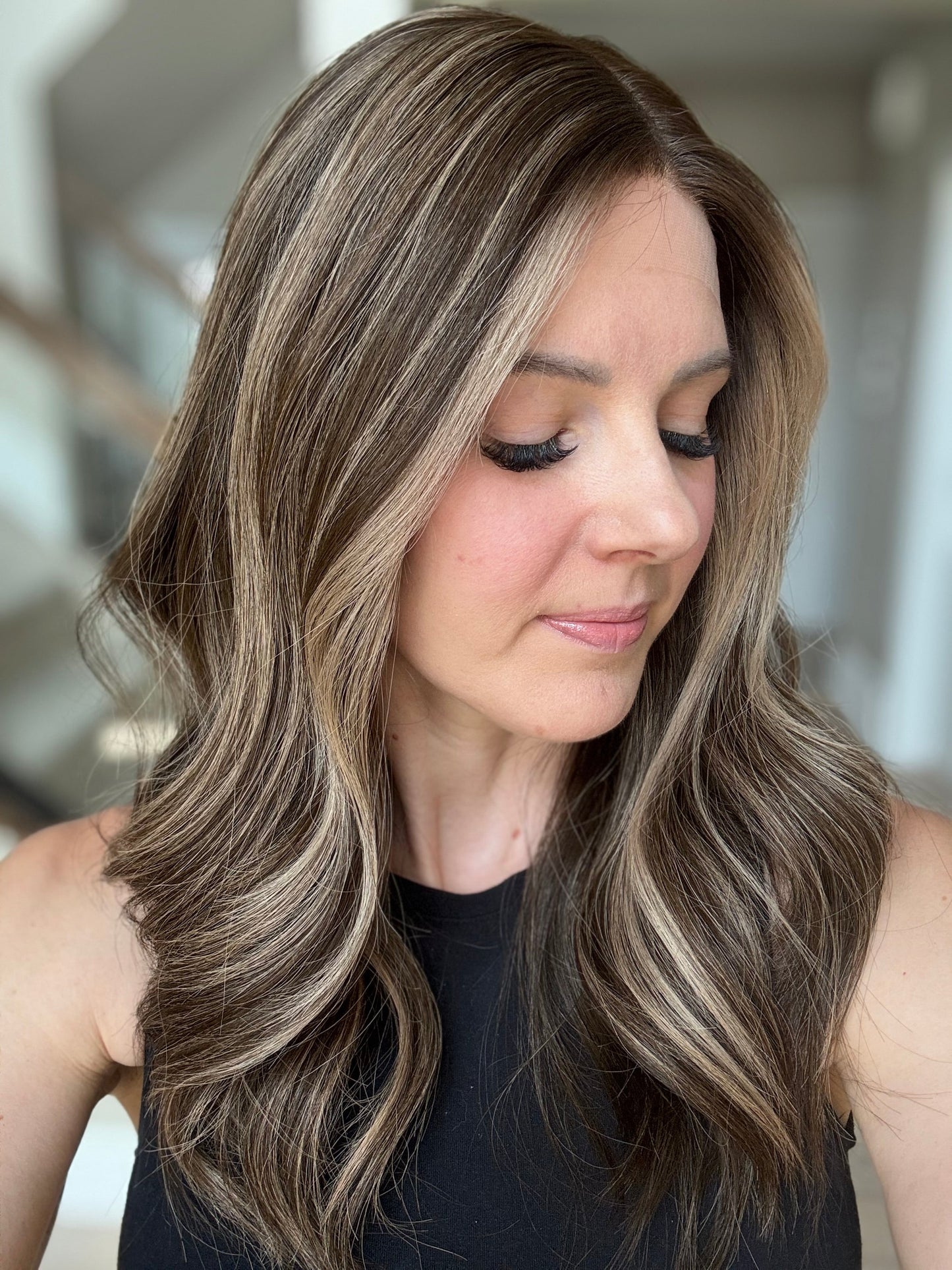 21" Flavia Comfort Cap Silk Top Wig (M)