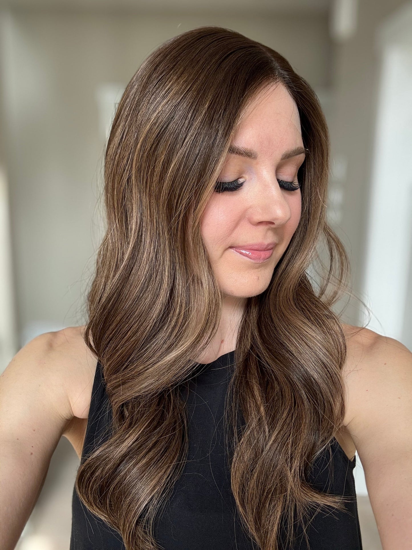 23" Mikayla Comfort Cap Silk Top Wig (M)