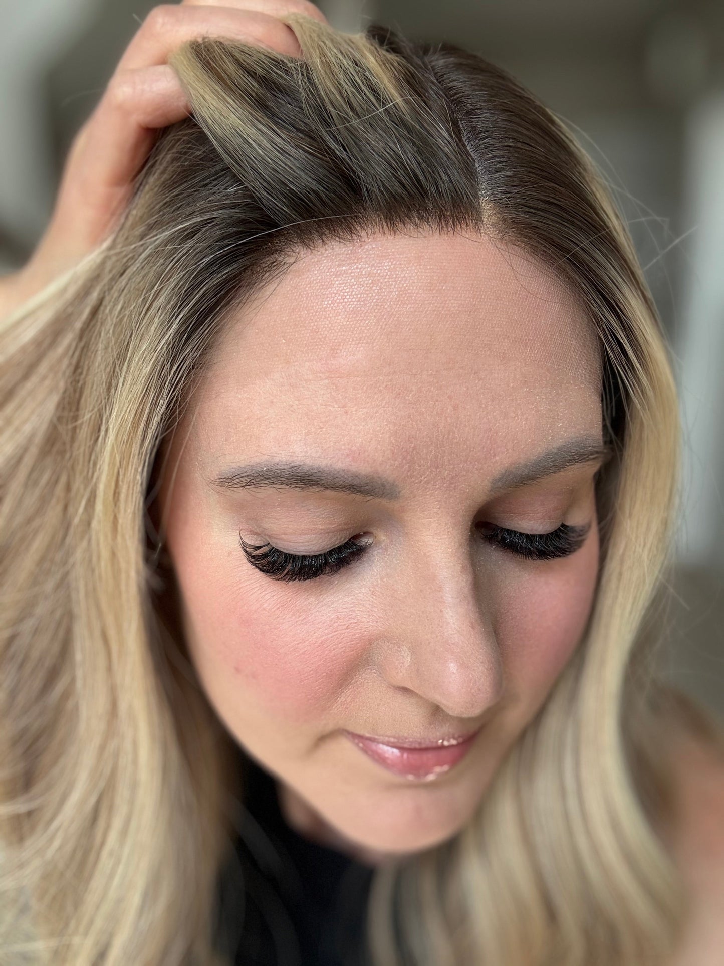 18" Olivia LOB Comfort Cap Silk Top Wig (M)