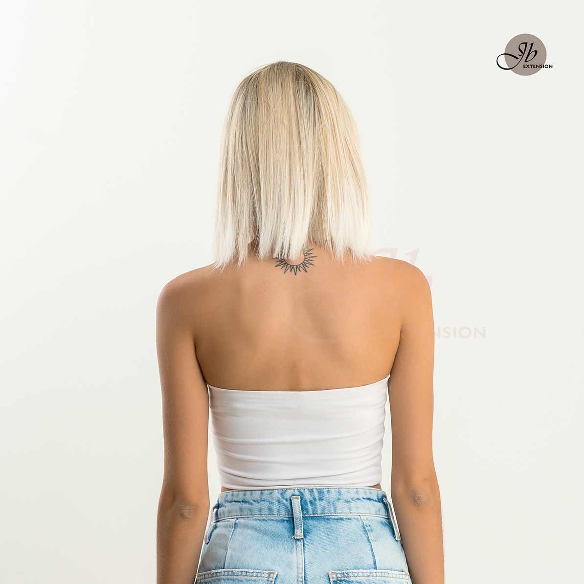 Copy the influnce¡®s look with LAURA BLONDE