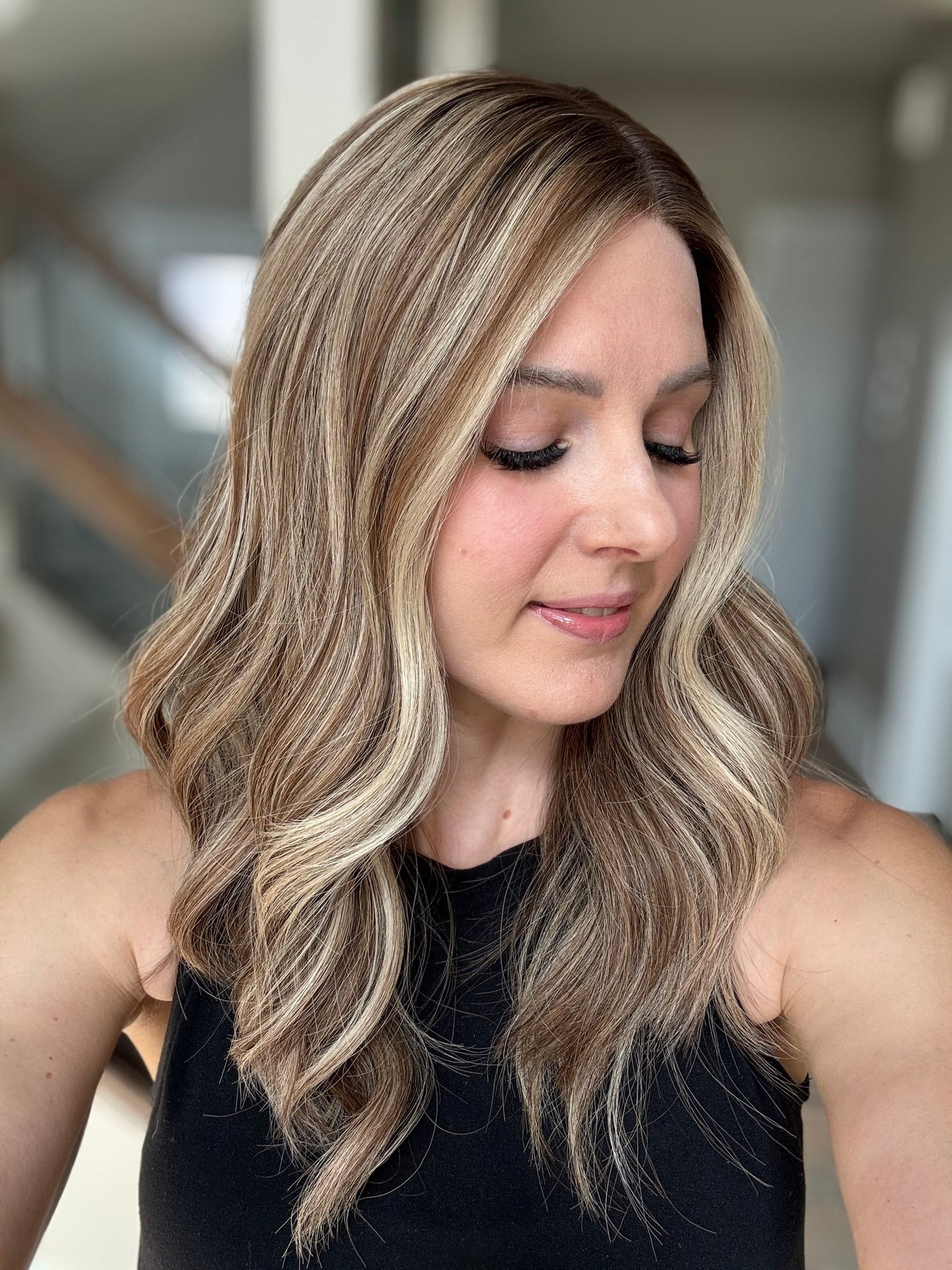 21" Anniston Comfort Cap Silk Top Wig (M)