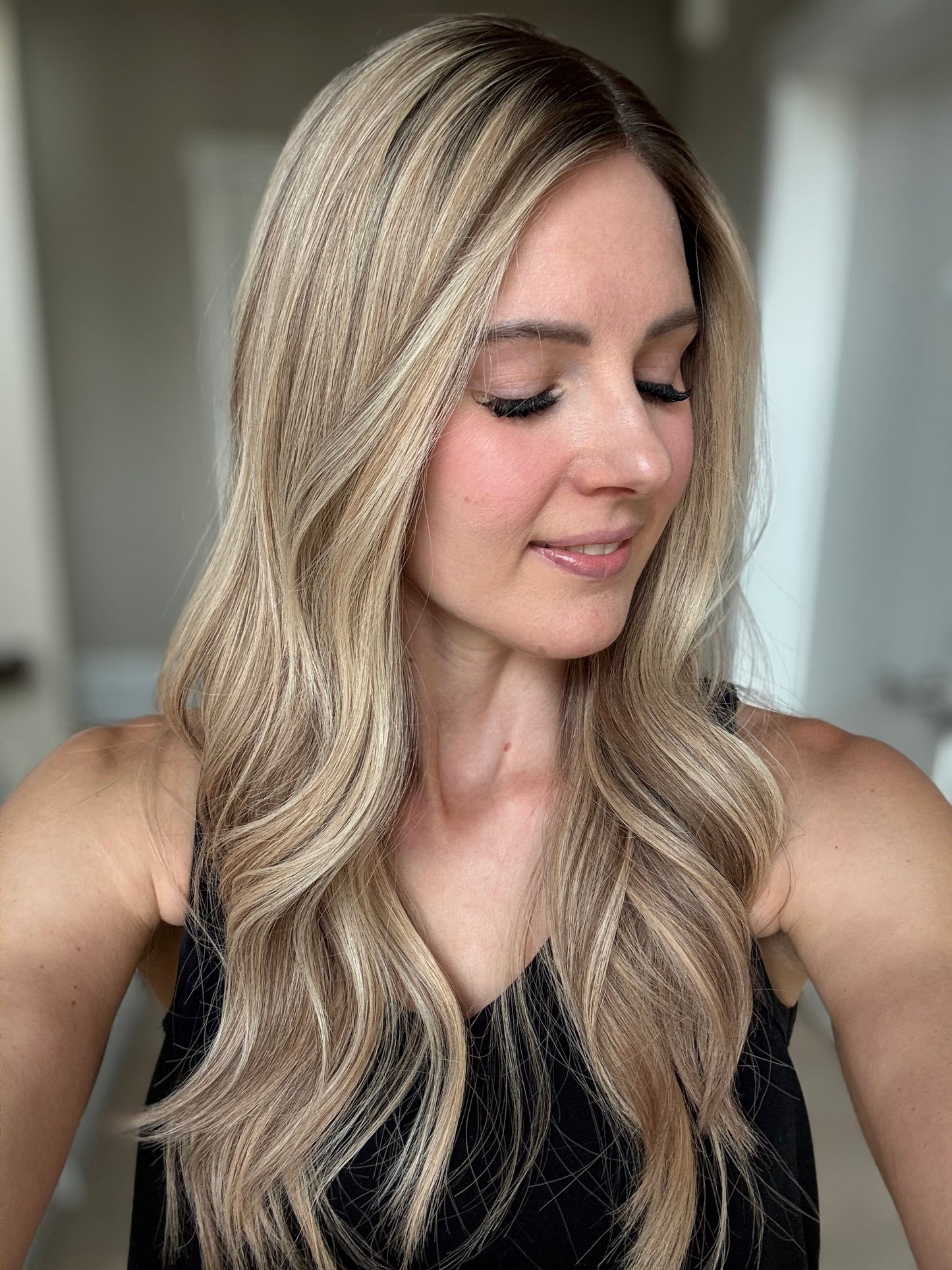 23" Olivia Comfort Cap Silk Top Wig (S)