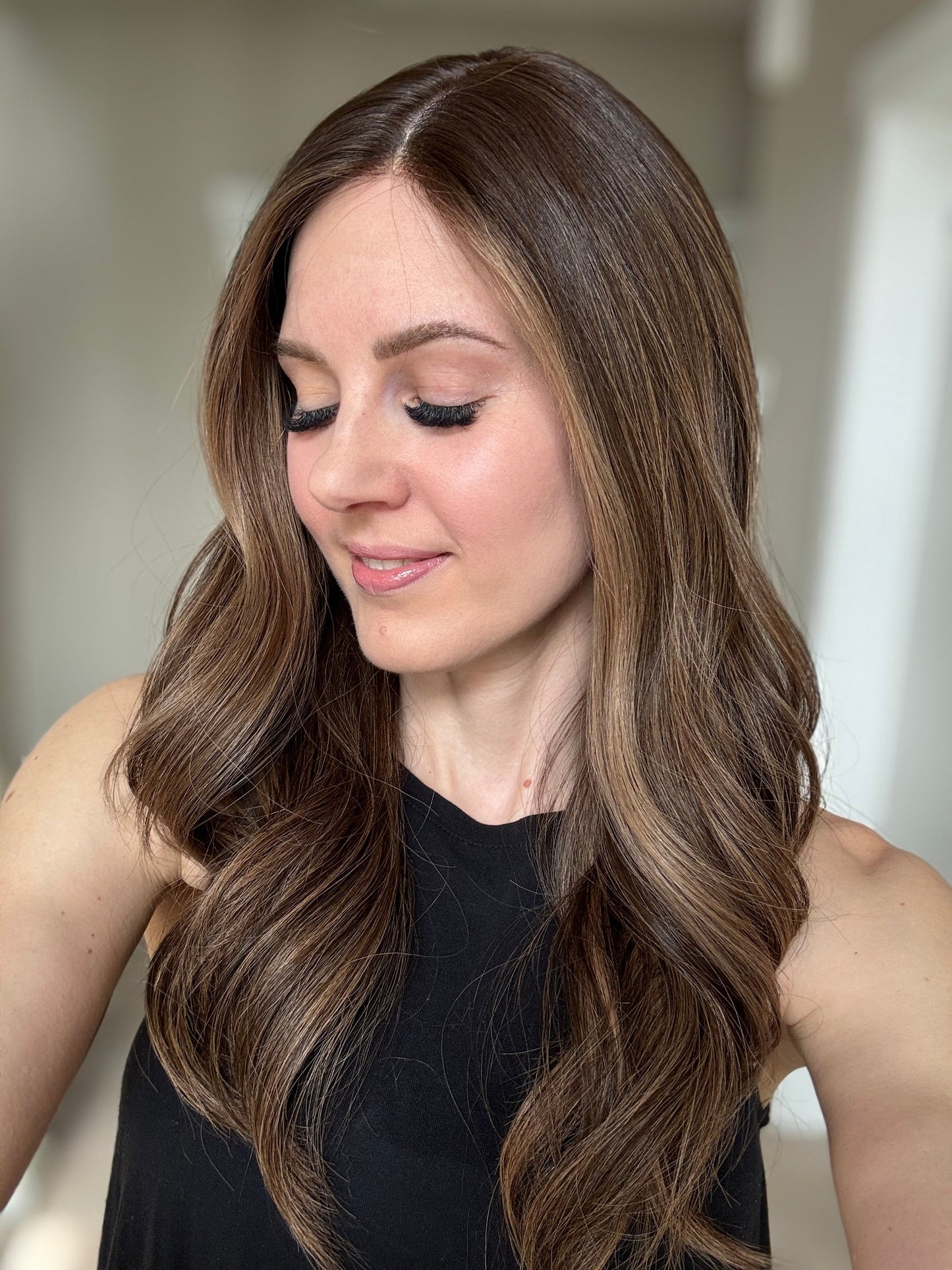 23" Mikayla Comfort Cap Silk Top Wig (M)