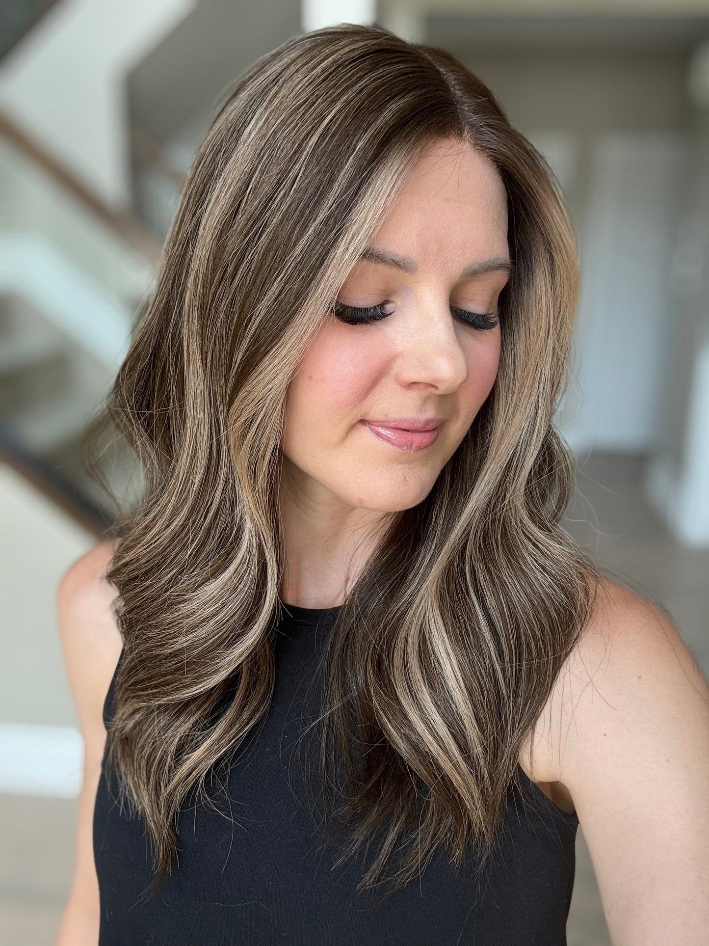 21" Flavia Comfort Cap Silk Top Wig (M)