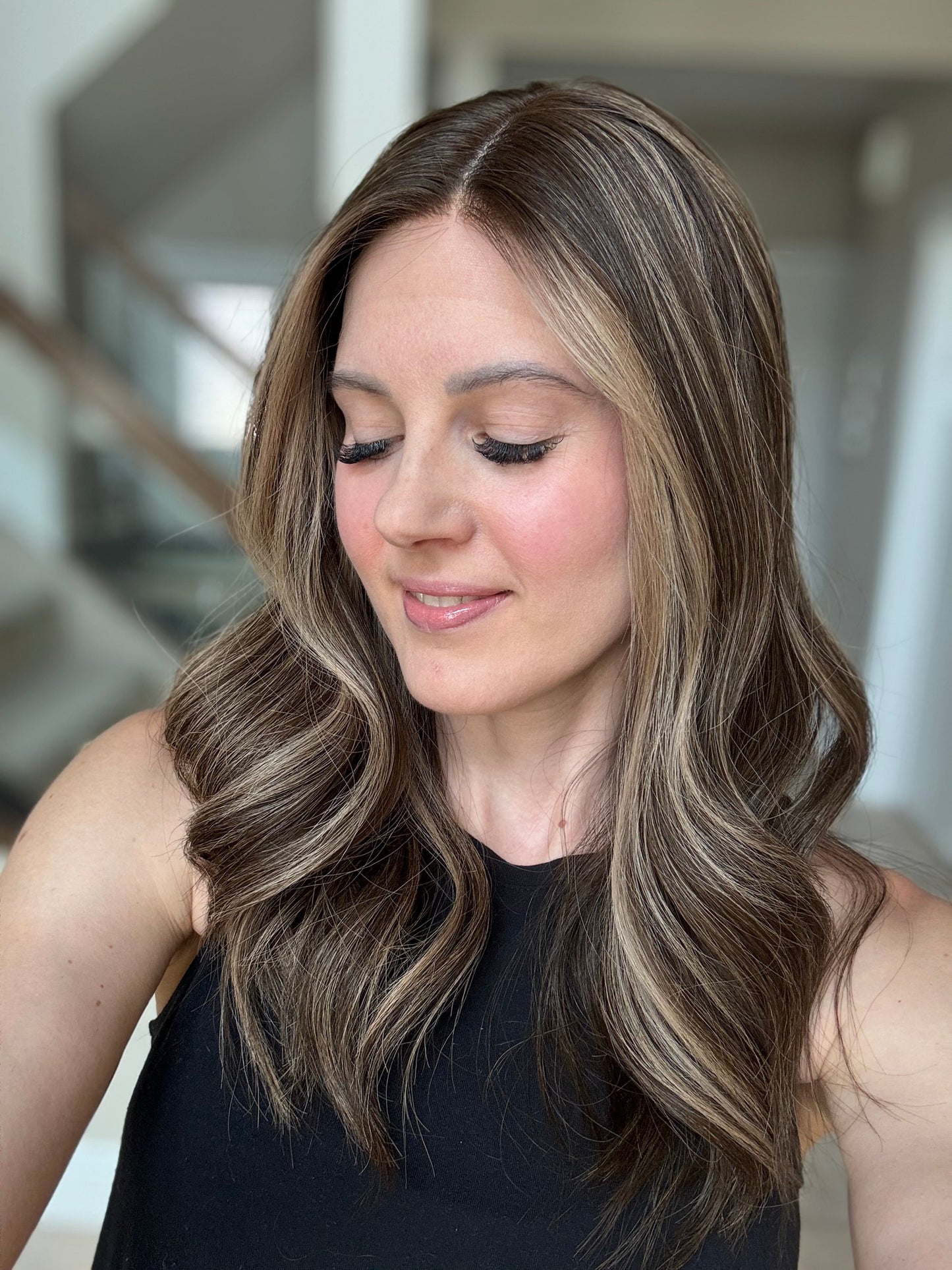 21" Flavia Comfort Cap Silk Top Wig (M)