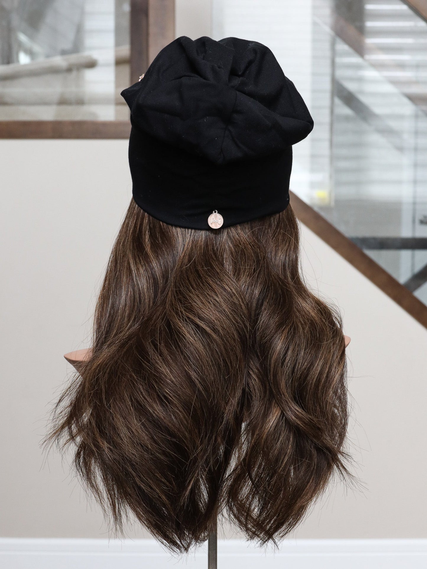 22" Mia Hat Wig (S)