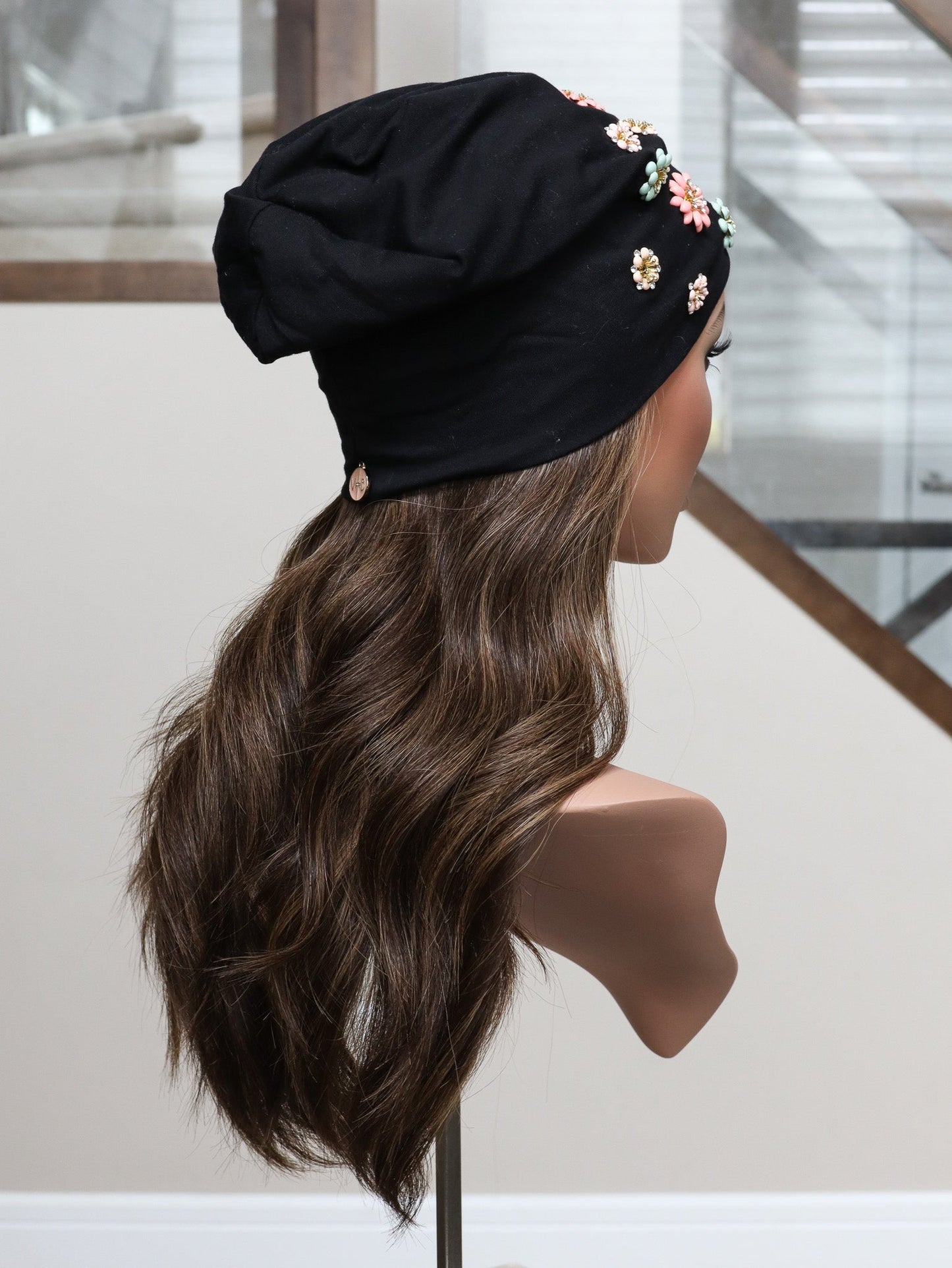 22" Mia Hat Wig (S)