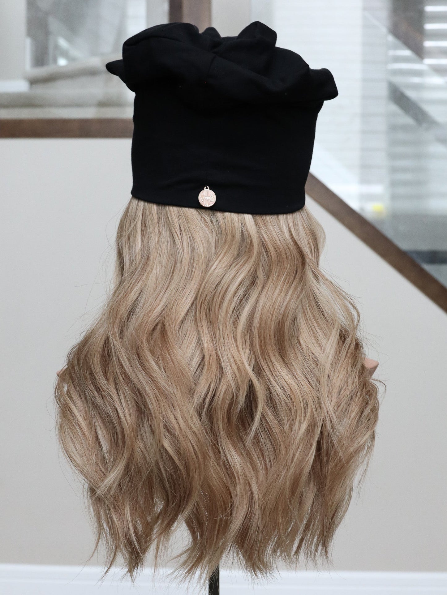 22" Olive Hat Wig (M)