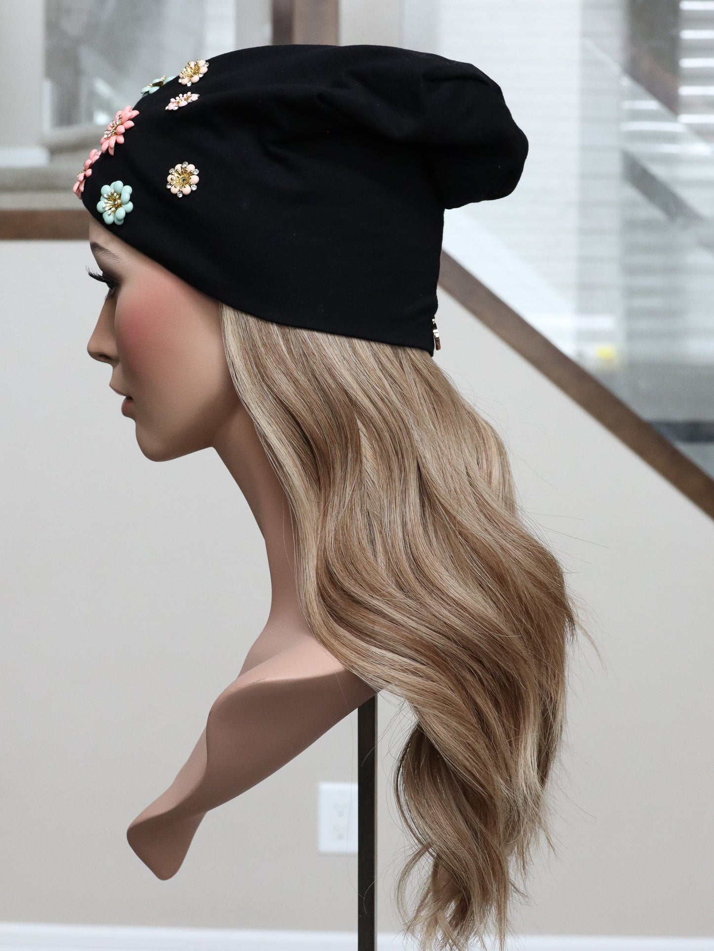 22" Olive Hat Wig (M)