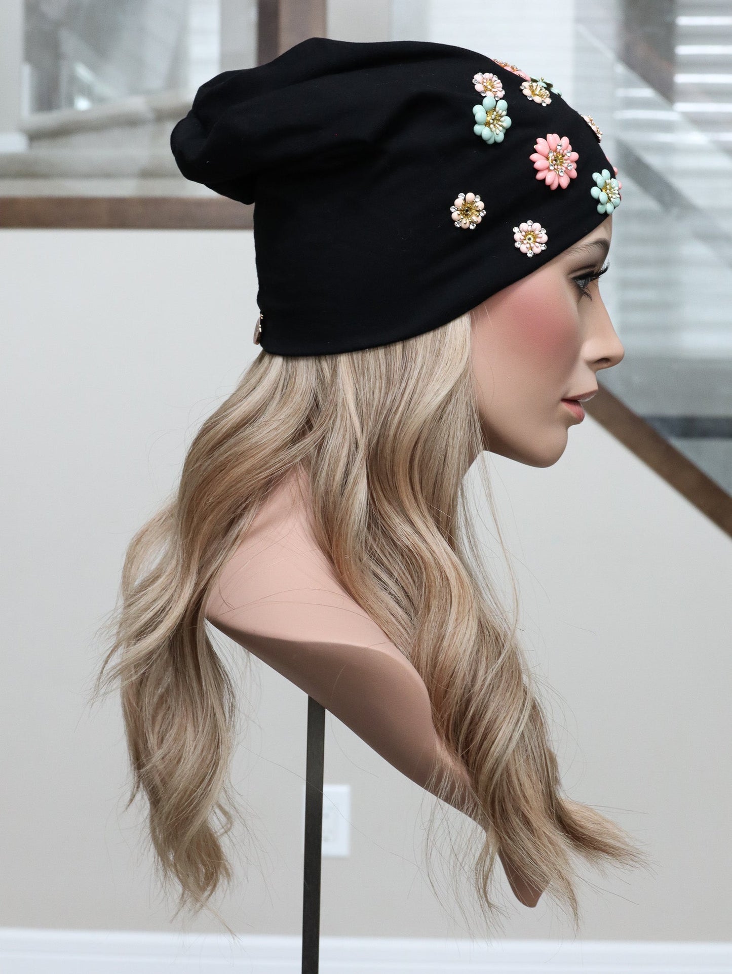 22" Olive Hat Wig (M)