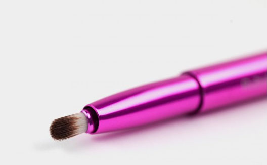 Rk By Kiss RETRACTABLE LIP BRUSH